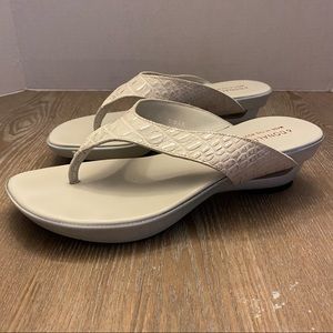 DONALD J. PLINER ‘Cisar-90’ Embossed Metallic Crocodile Print Thong Sandals